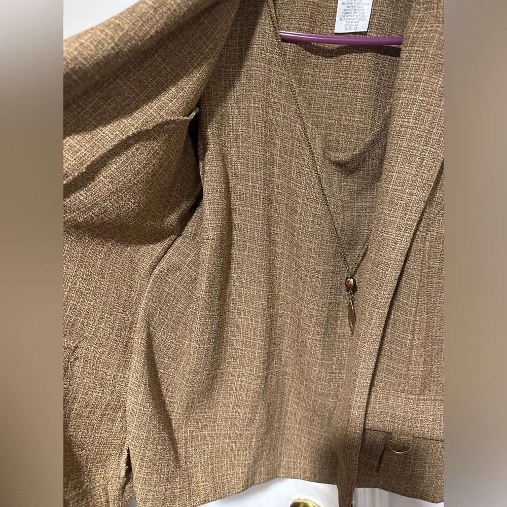 Kari New York Brown Blazer with attached Cami & necklace - Picture 2 of 7